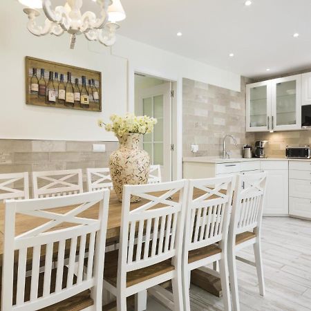 Sitges Spaces Mediterranean Apartments 4 Bedroom, 4 Bathroom, Huge Terrace, Jacuzzi- Sleeps 9 Eksteriør bilde