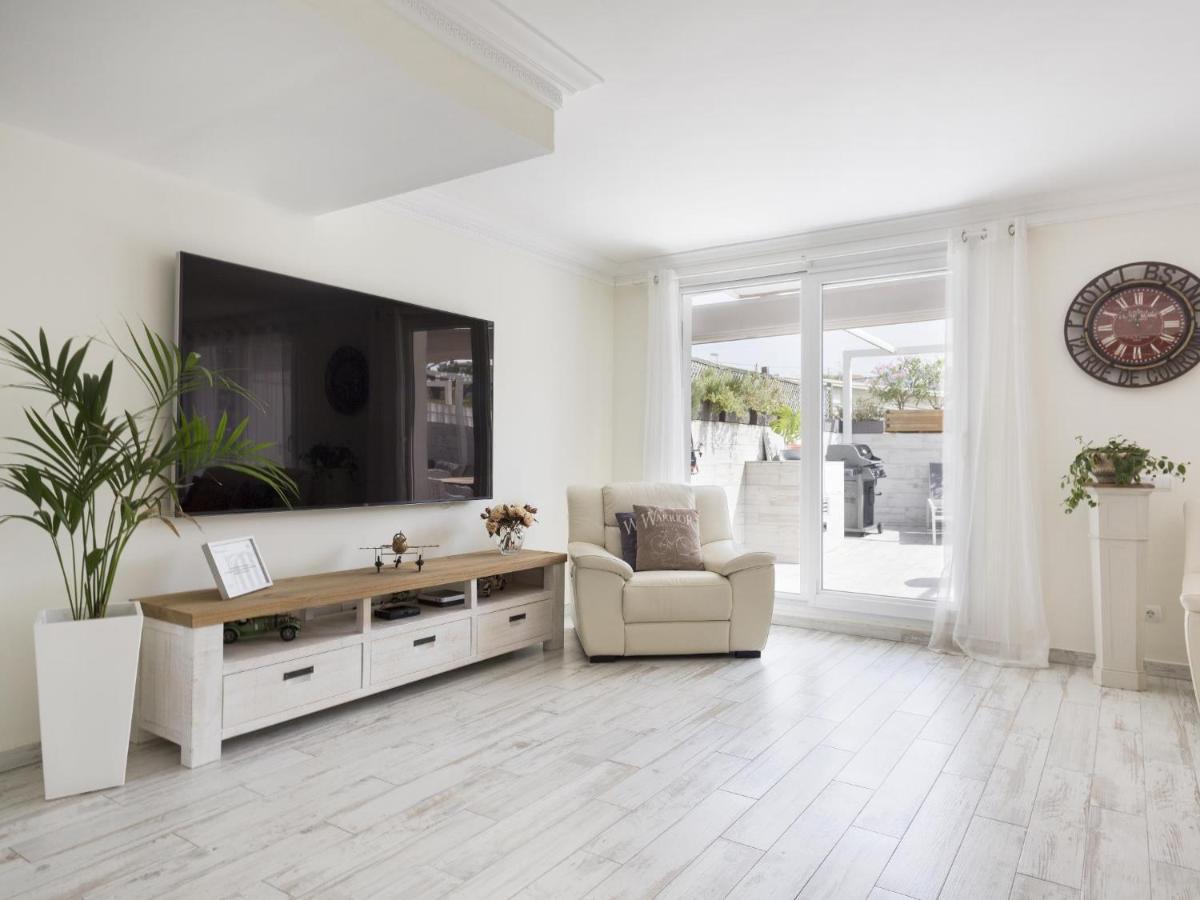 Sitges Spaces Mediterranean Apartments 4 Bedroom, 4 Bathroom, Huge Terrace, Jacuzzi- Sleeps 9 Eksteriør bilde