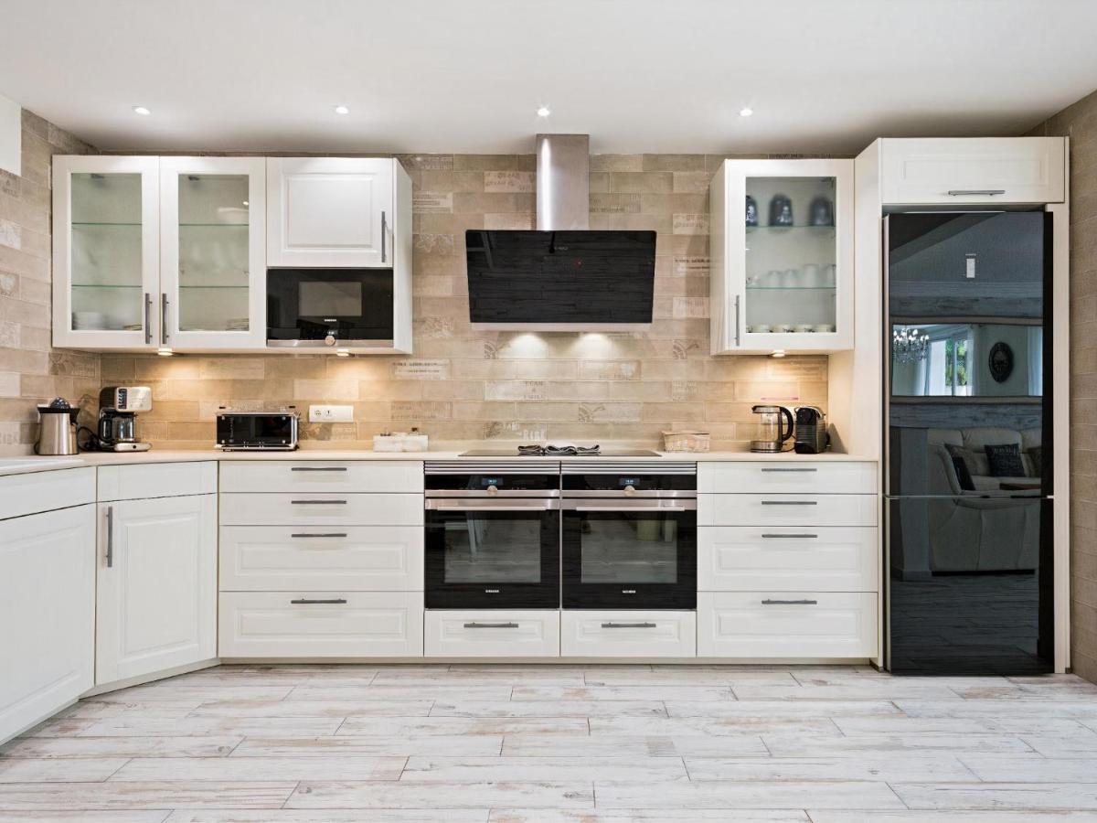 Sitges Spaces Mediterranean Apartments 4 Bedroom, 4 Bathroom, Huge Terrace, Jacuzzi- Sleeps 9 Eksteriør bilde