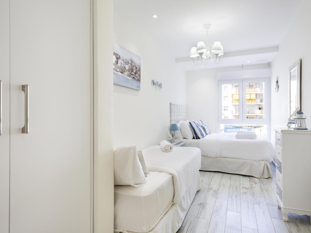 Sitges Spaces Mediterranean Apartments 4 Bedroom, 4 Bathroom, Huge Terrace, Jacuzzi- Sleeps 9 Eksteriør bilde