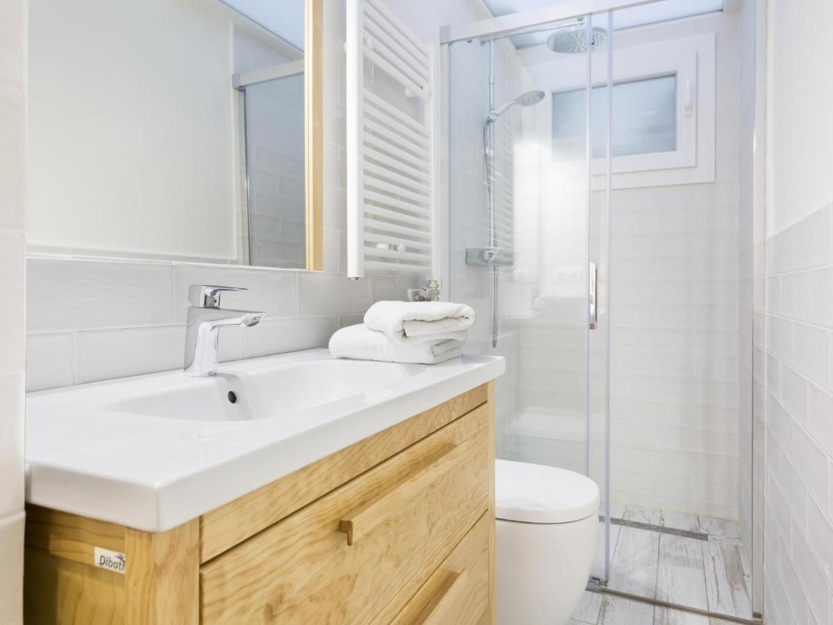 Sitges Spaces Mediterranean Apartments 4 Bedroom, 4 Bathroom, Huge Terrace, Jacuzzi- Sleeps 9 Eksteriør bilde